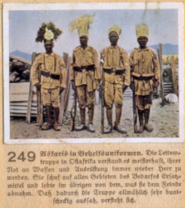 Weltkrieg 1 / World War 1 / Grande Guerre — Askaris in Behelfsuniformen